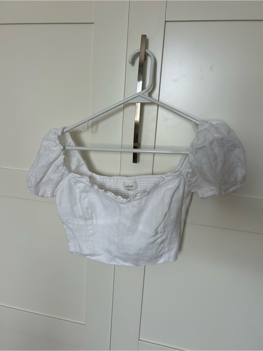 Aritzia White Puff-Sleeve Crop Top
